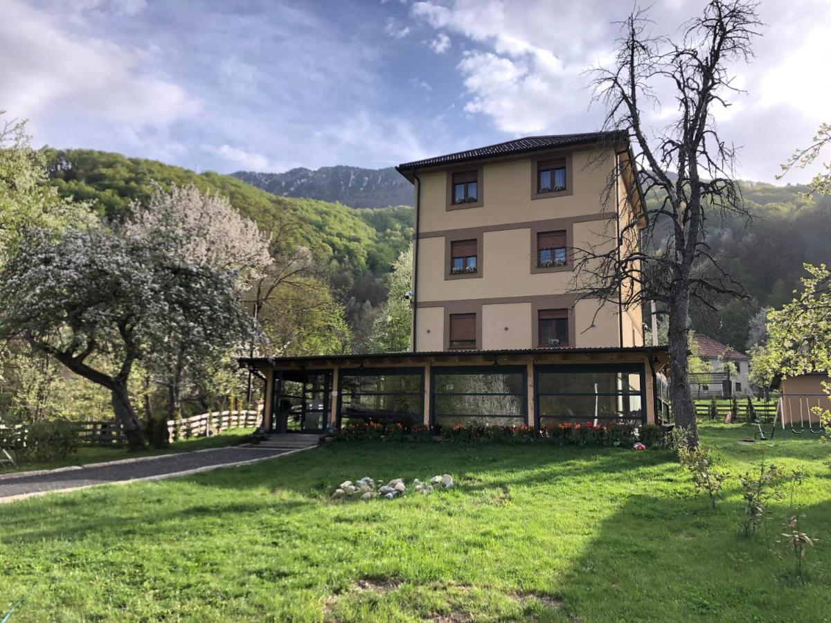Zvjezdana Dolina Garni Hotel Andrijevica Exterior photo